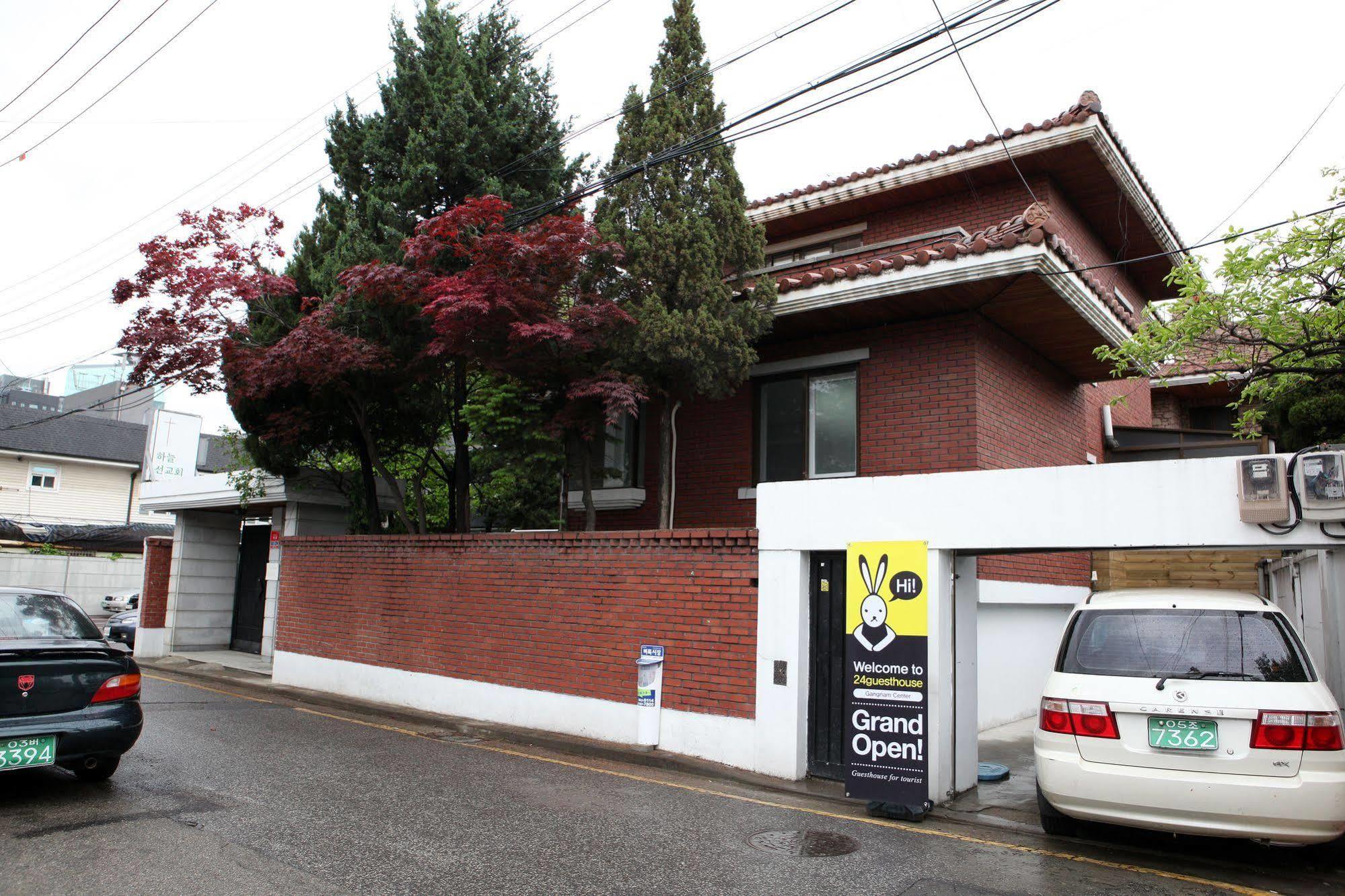 Guest house 24 Gangnam Center 2*