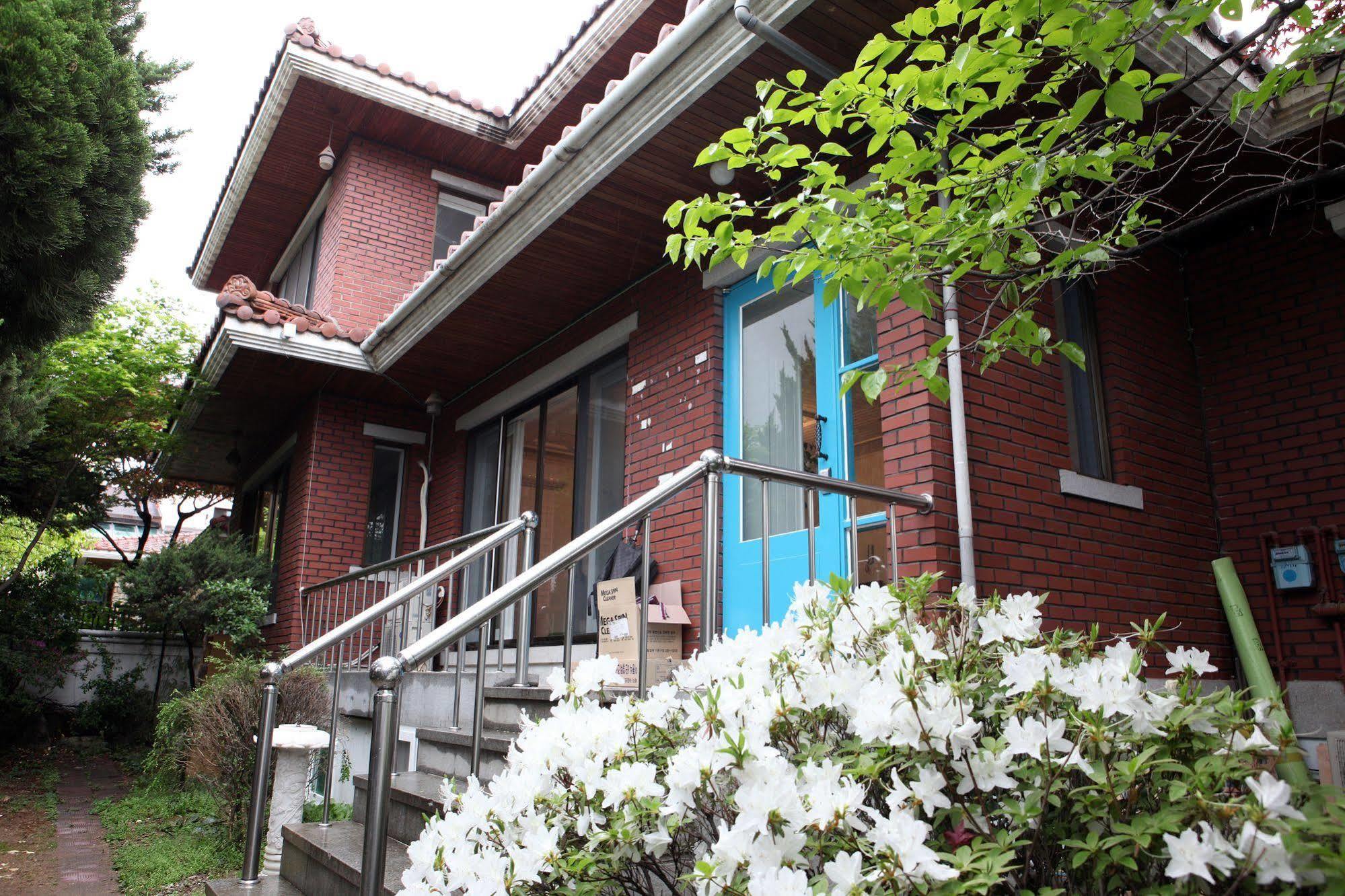 Guest house 24 Gangnam Center 2*