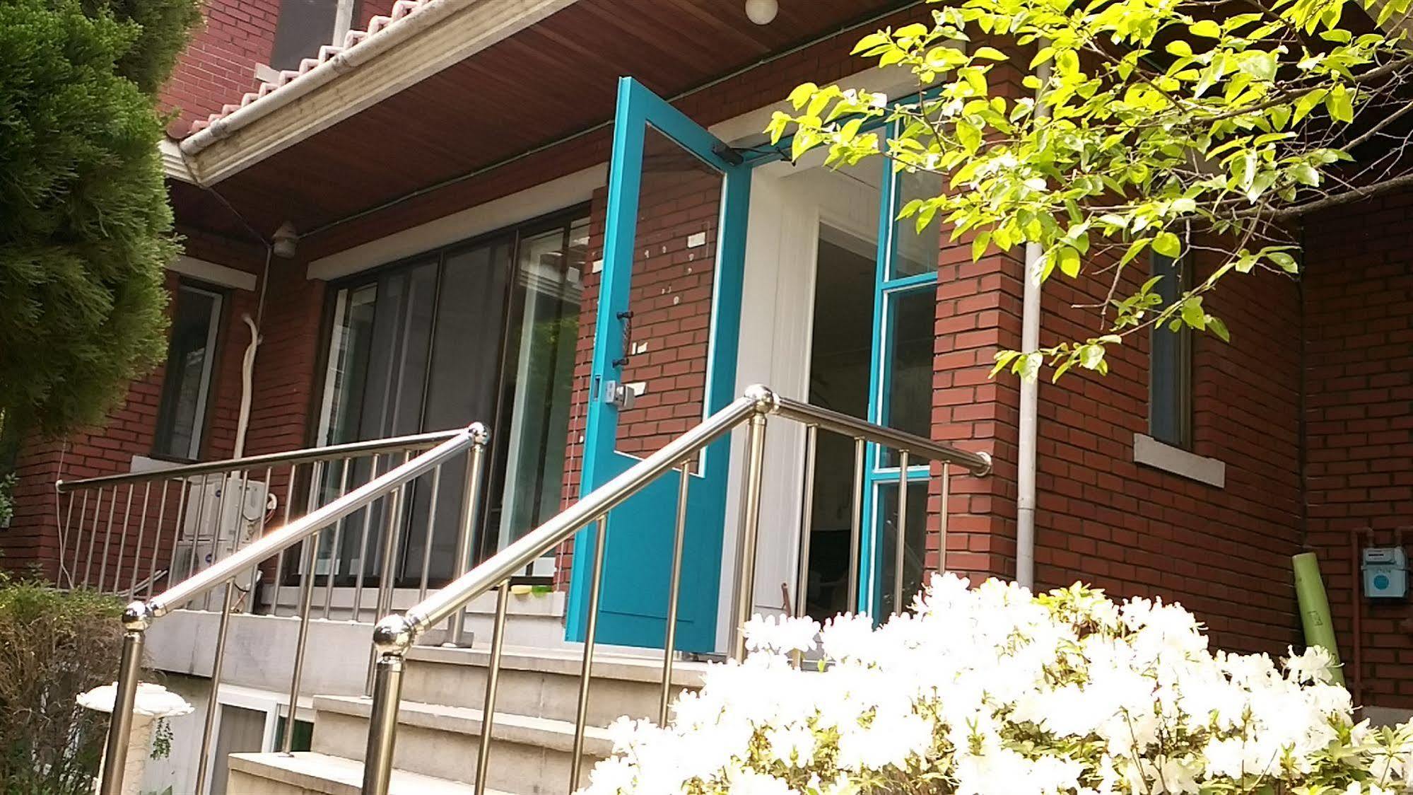 Guest house 24 Gangnam Center 2*