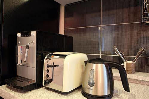 Rumah tetamu 24 Gangnam Center 2*
