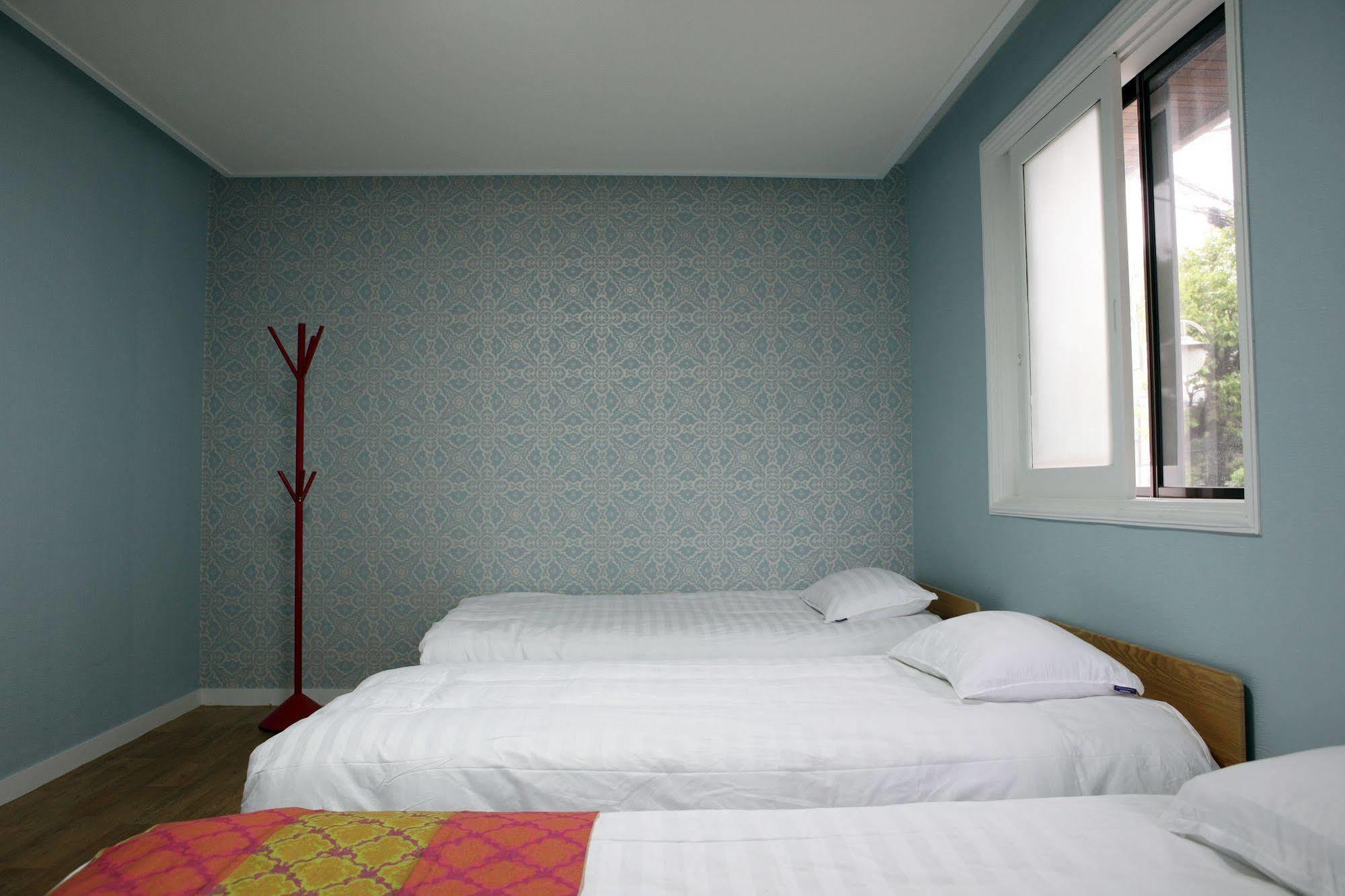 Rumah tetamu 24 Gangnam Center 2*